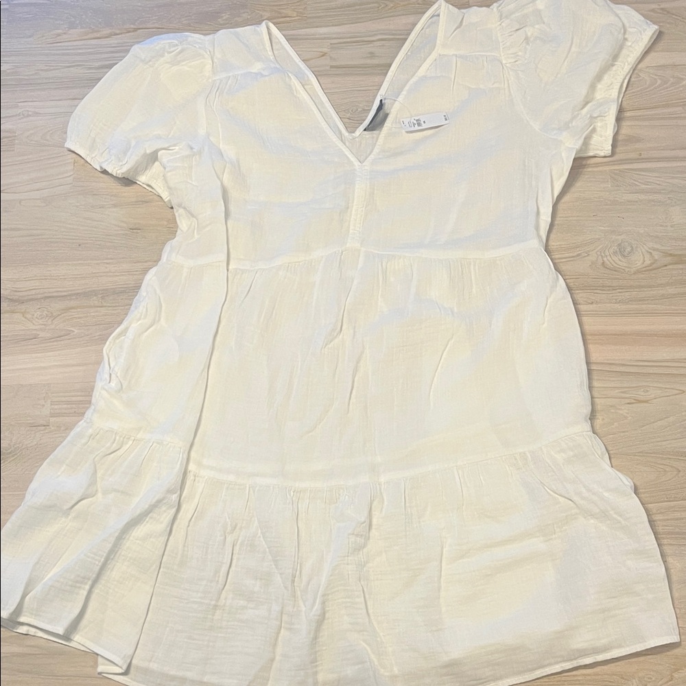 GAP Off-White V-Neck Top